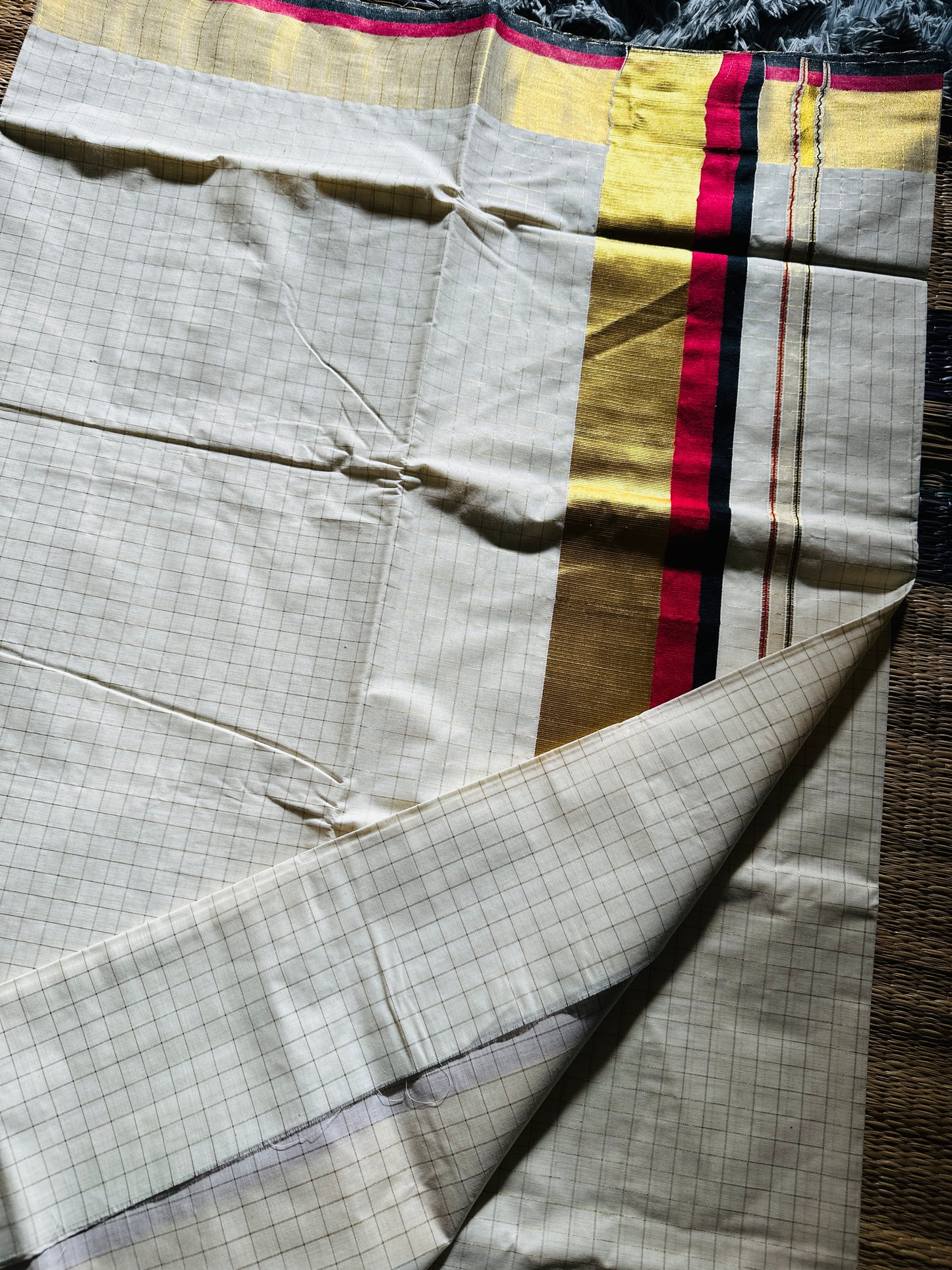 മഞ്ചാടി (saree comes with a matching running blouse)(Pre-Booking Aug 20)