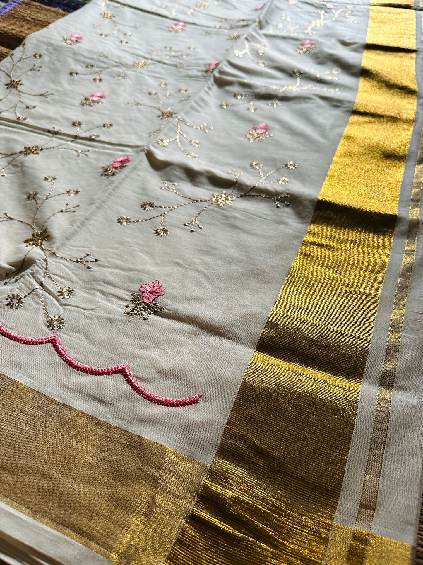 തൃക്കേട്ട(saree comes with a matching running blouse)