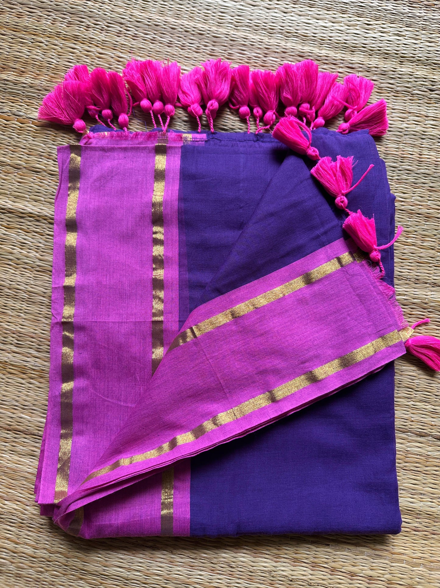 Isha 🌸💜( mul cotton saree without blouse)