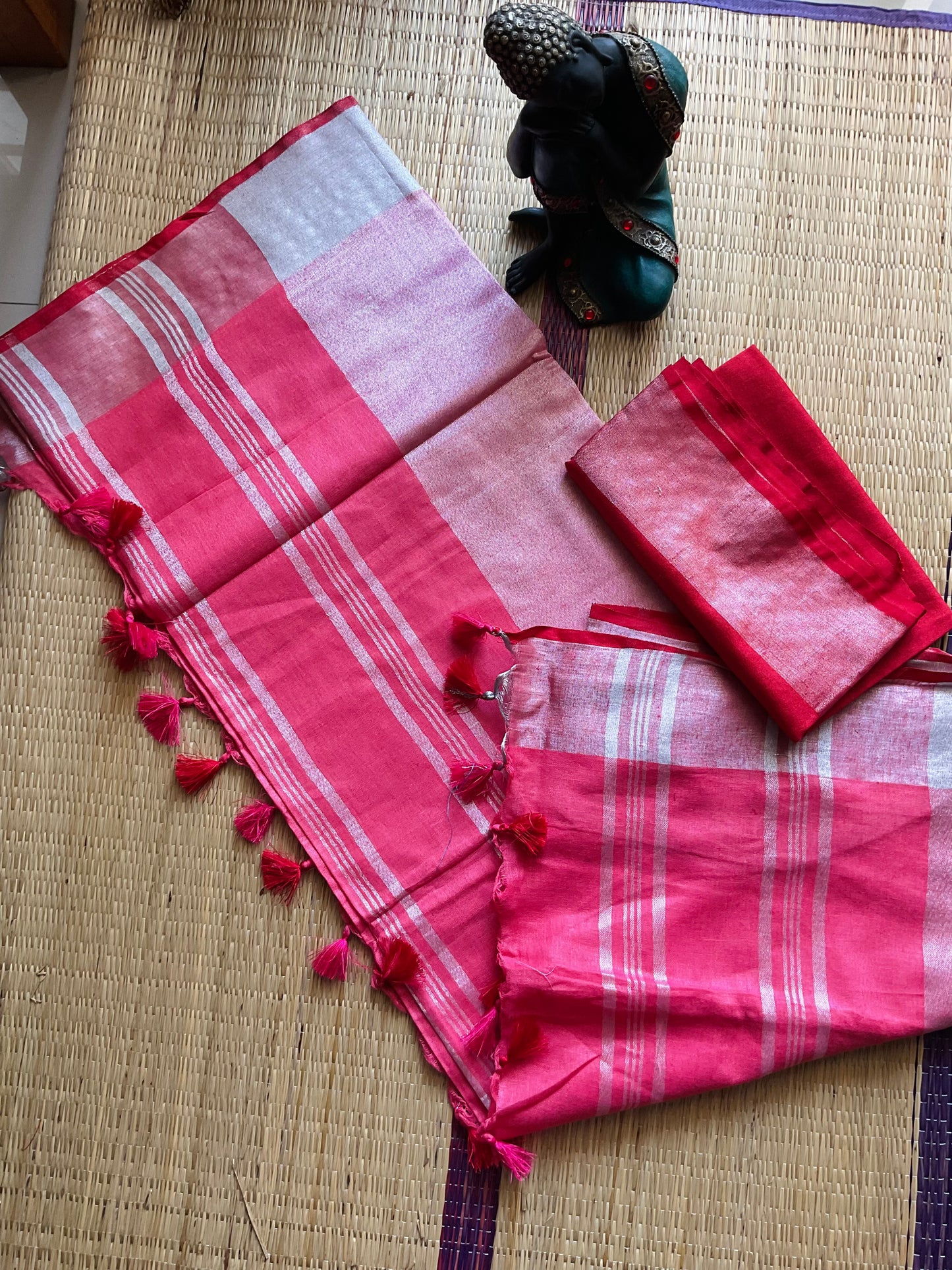 Rosy Bae 🌷( Pink - Red Linen Soft Cotton Saree with Matching Blouse piece)