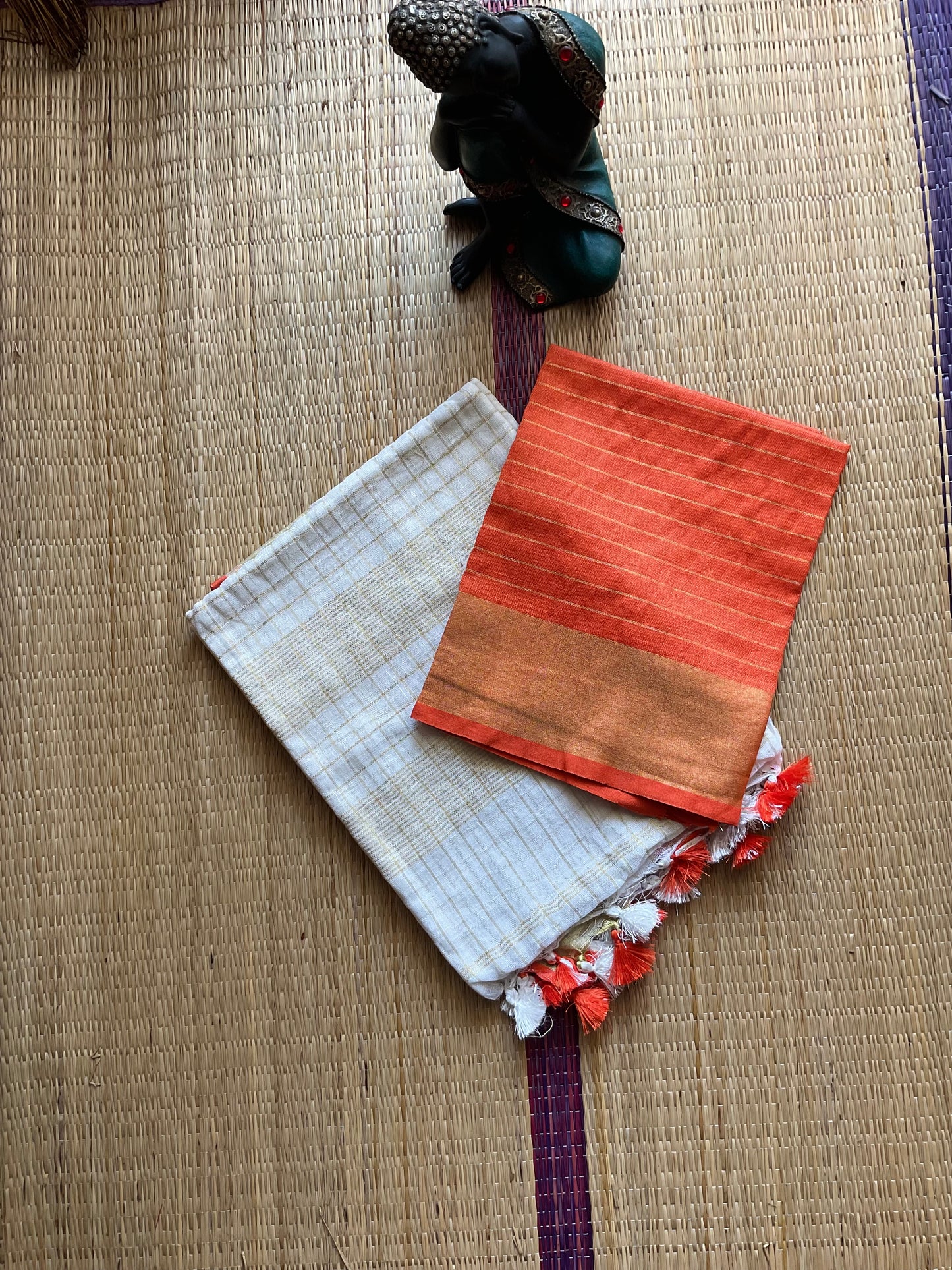 തുമ്പപ്പൂ🧡( Orange Linen Soft Cotton Saree with Matching Blouse piece)