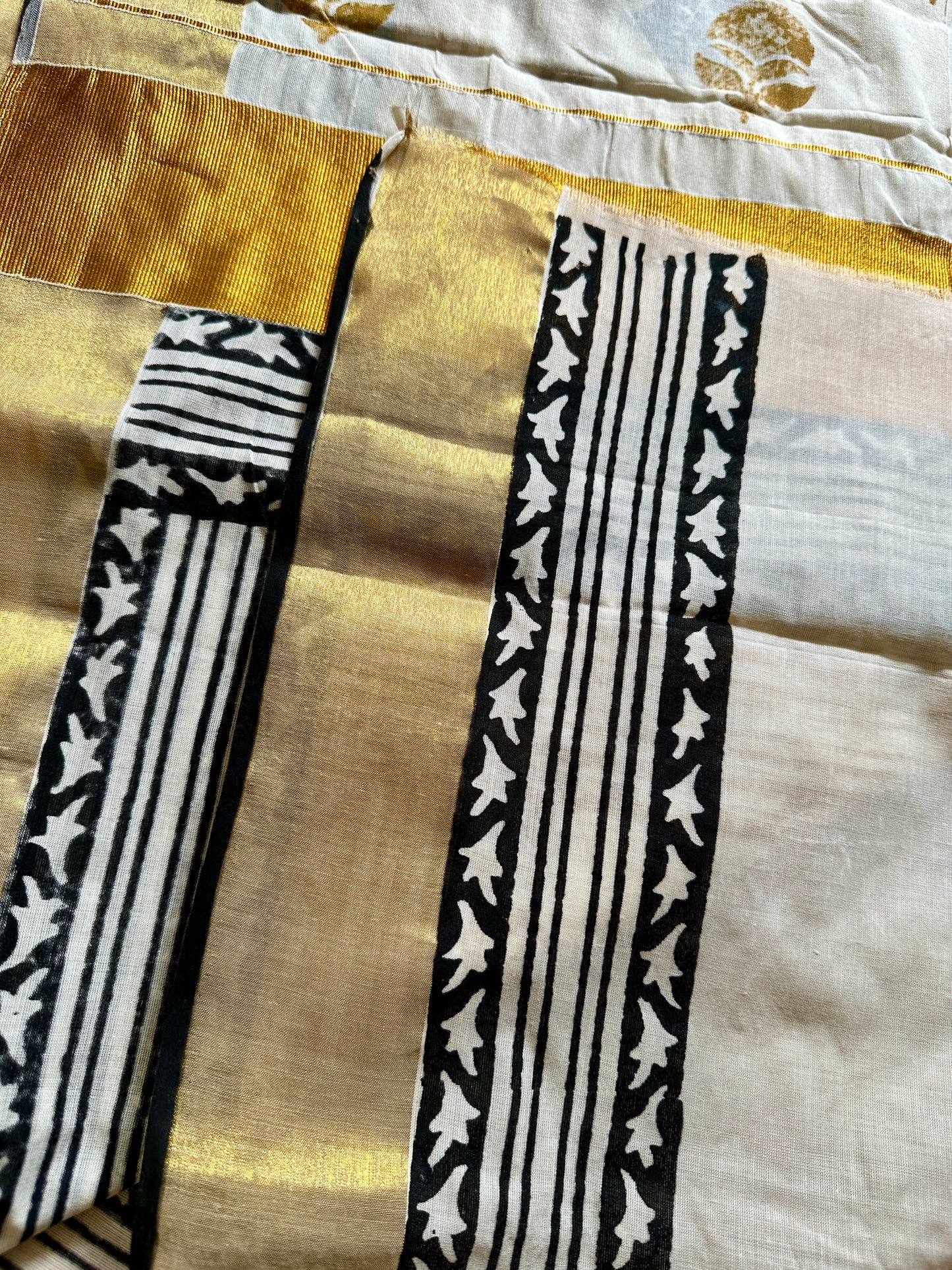 അത്തം(saree comes with a matching running blouse)