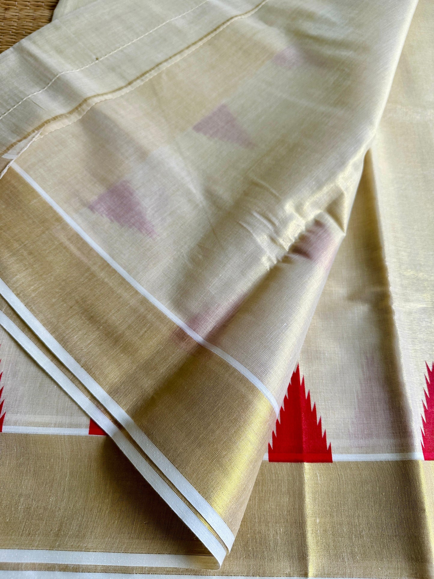ദീക്ഷിത ⚜️ (Set saree with running blouse)