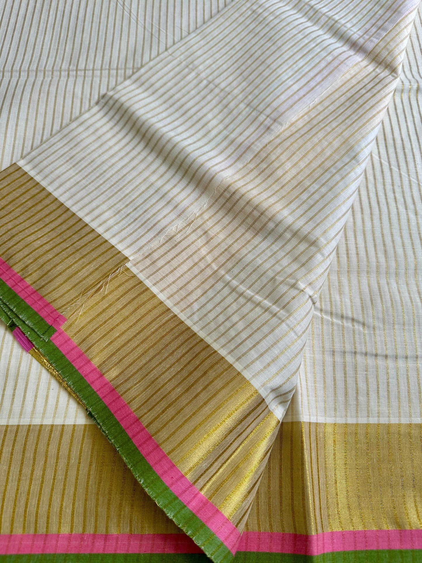 കമലം 🪷(saree comes with a matching running blouse)