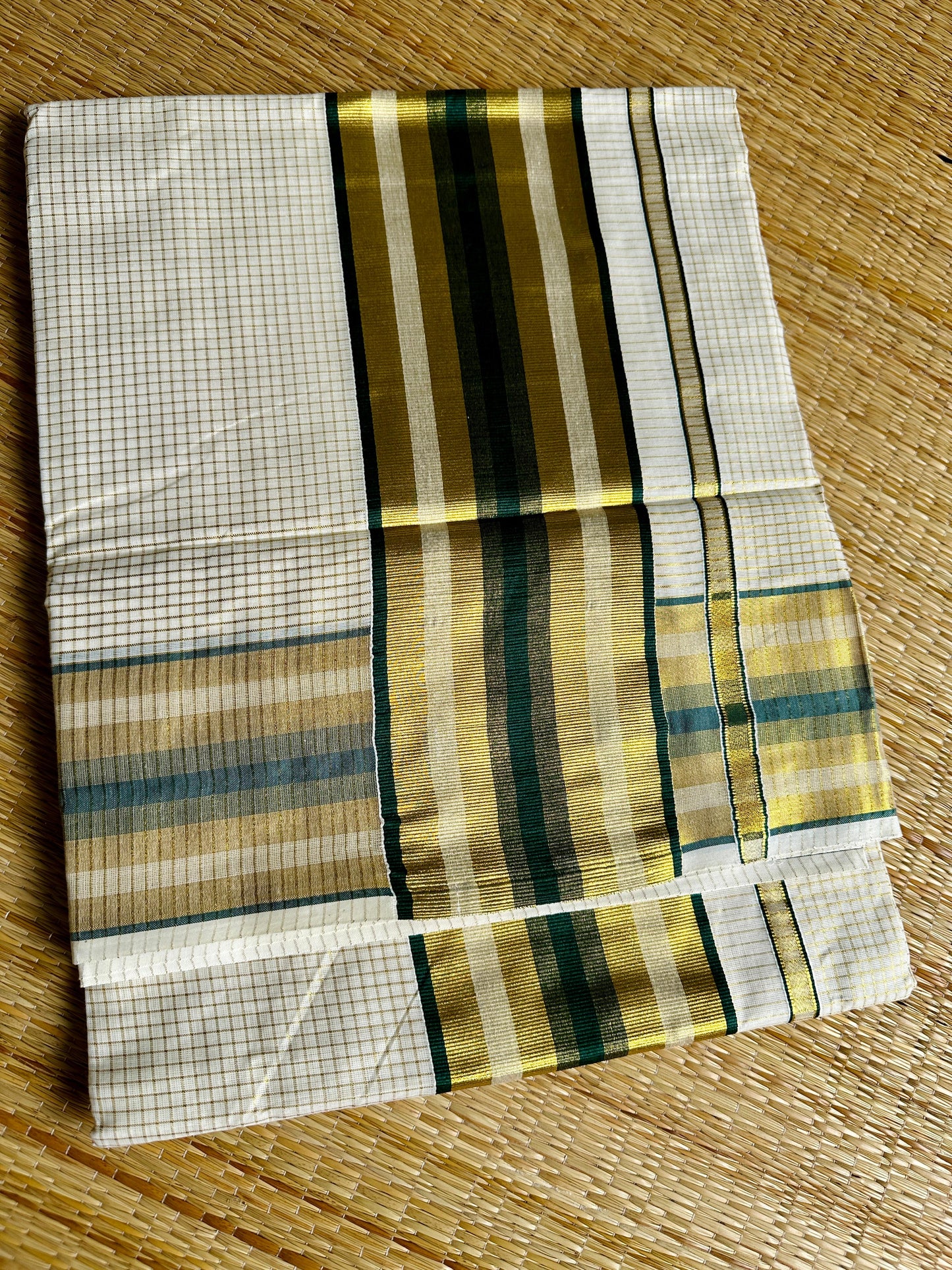ആവണി💚 (Set saree with running blouse)