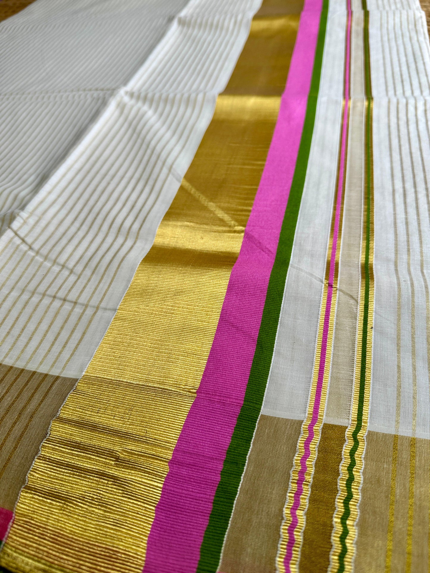 കമലം 🪷(saree comes with a matching running blouse)