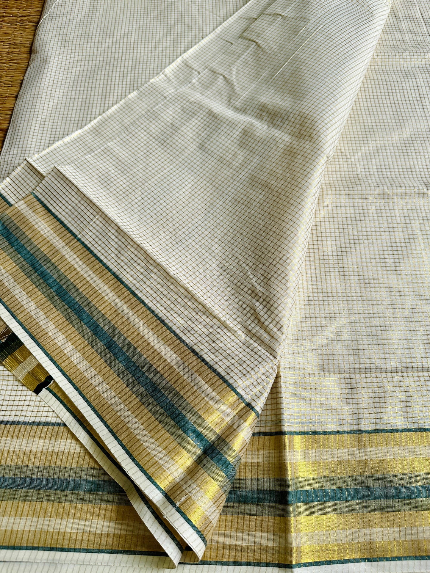 ആവണി💚 (Set saree with running blouse)
