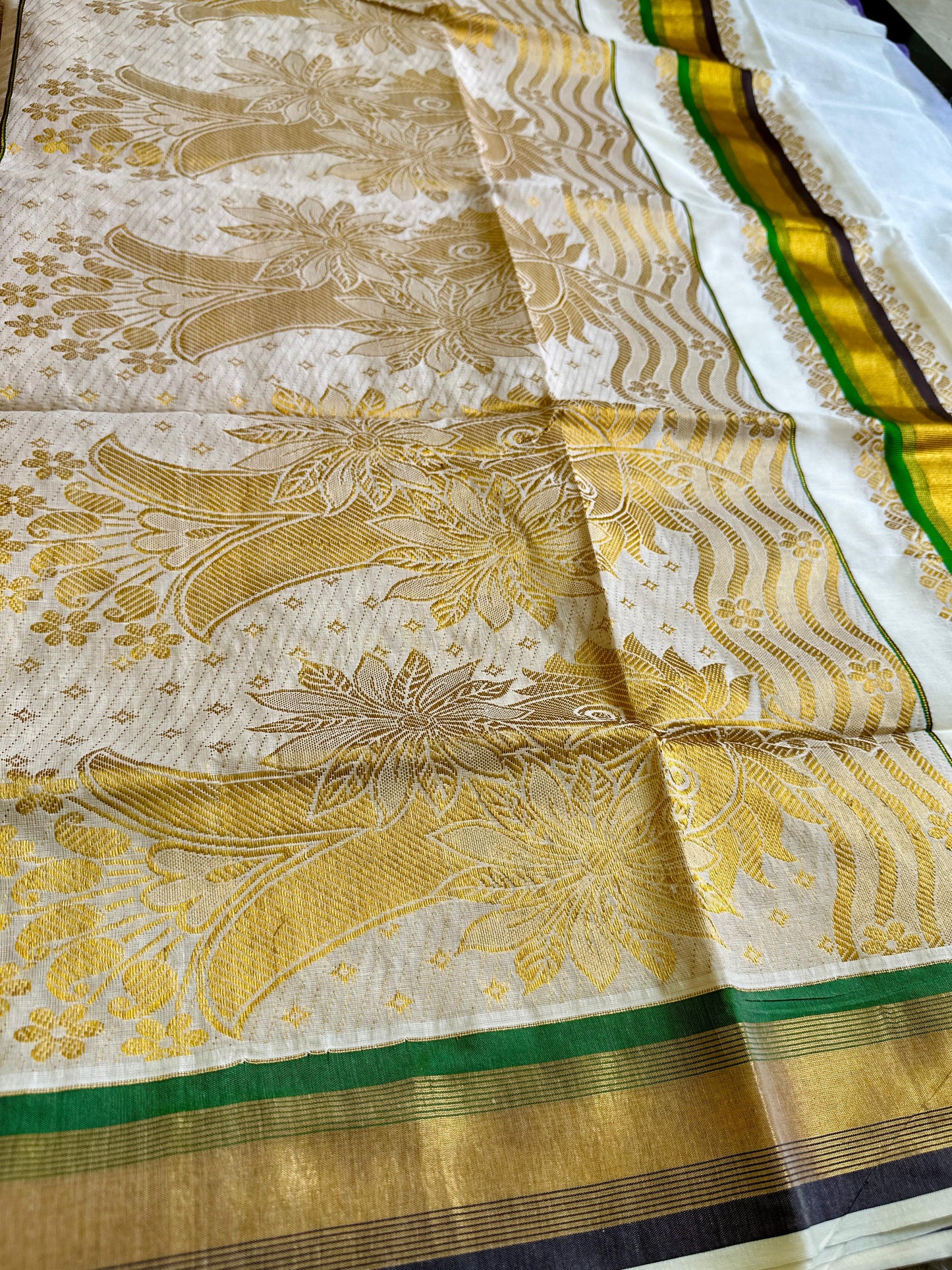 സുഗന്ധി🌸 (Set saree with Running Blouse piece)