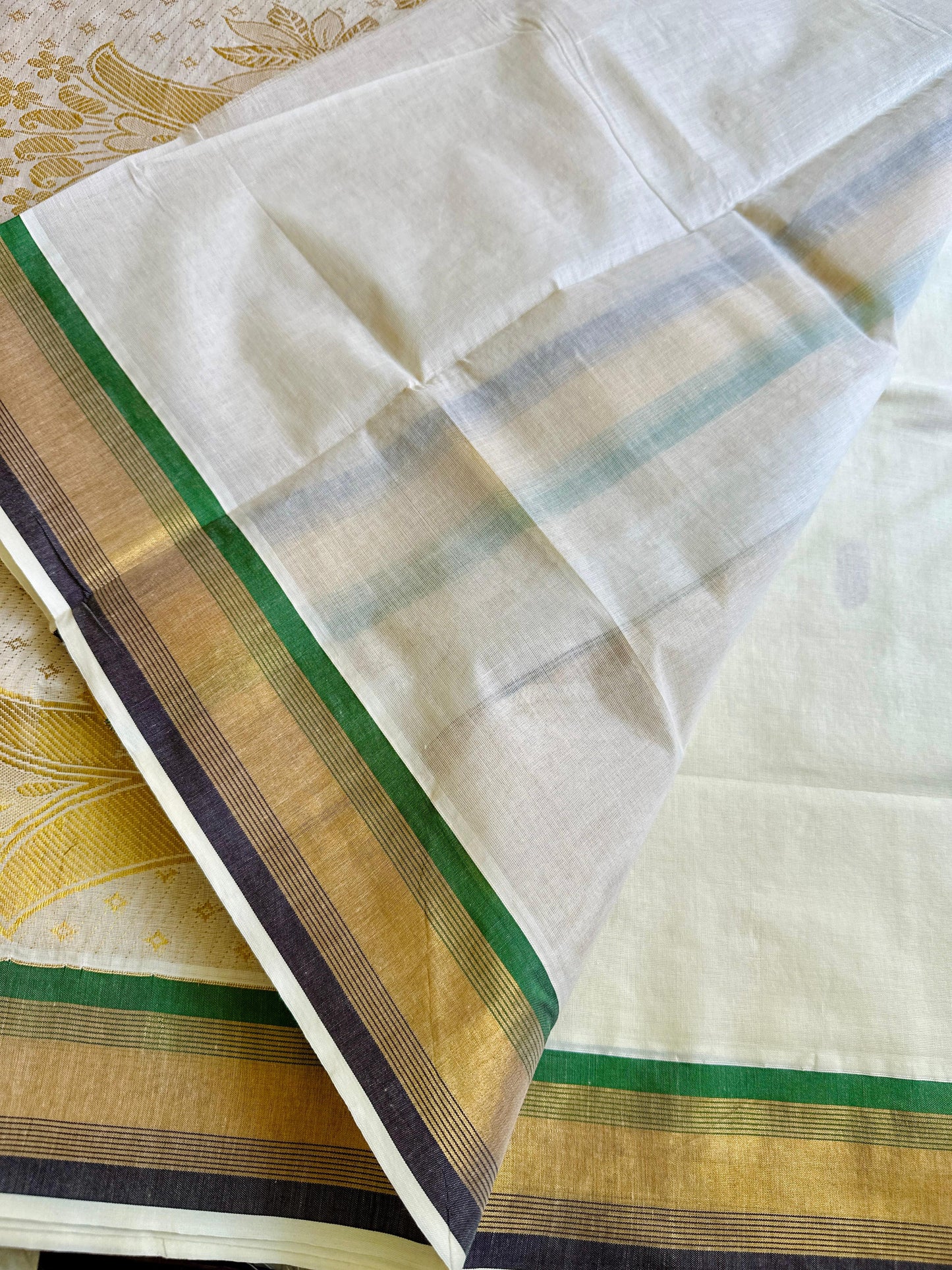 സുഗന്ധി🌸 (Set saree with Running Blouse piece)
