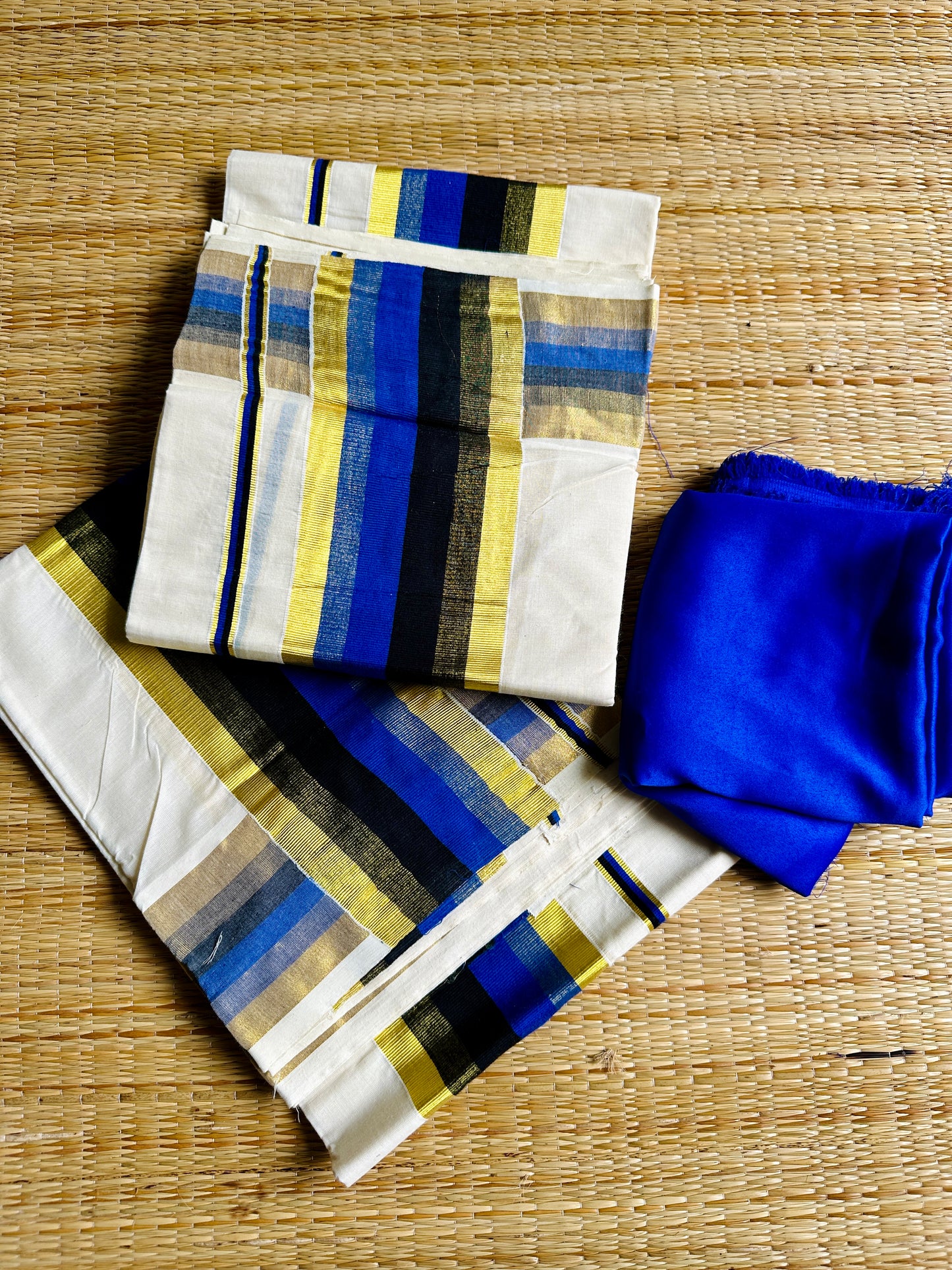 നീലി🪻 (Setmund with Blouse piece)