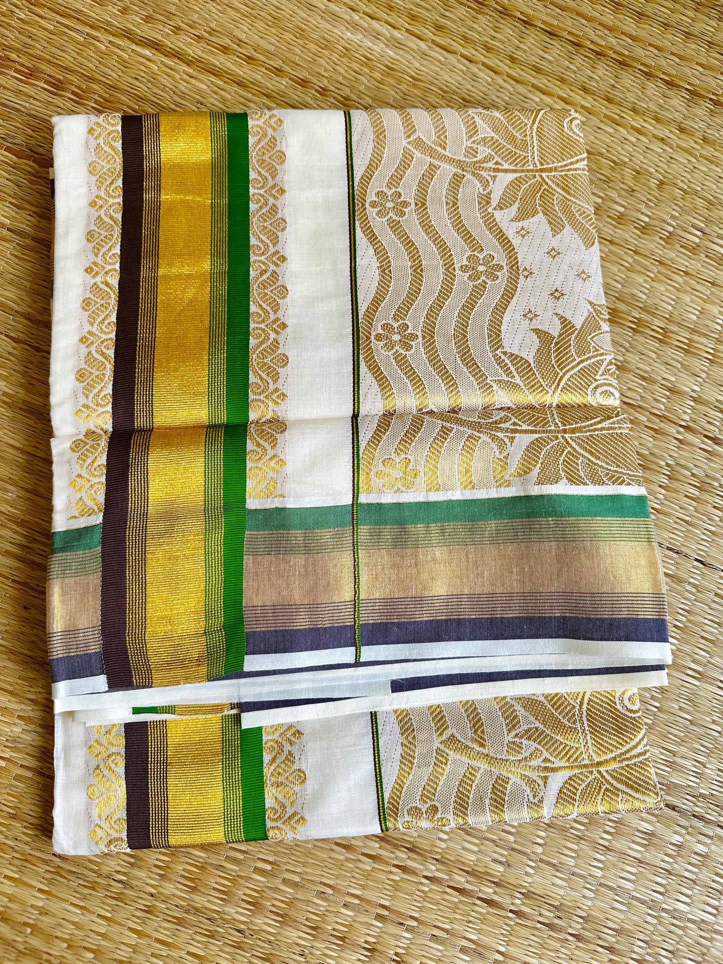 സുഗന്ധി🌸 (Set saree with Running Blouse piece)