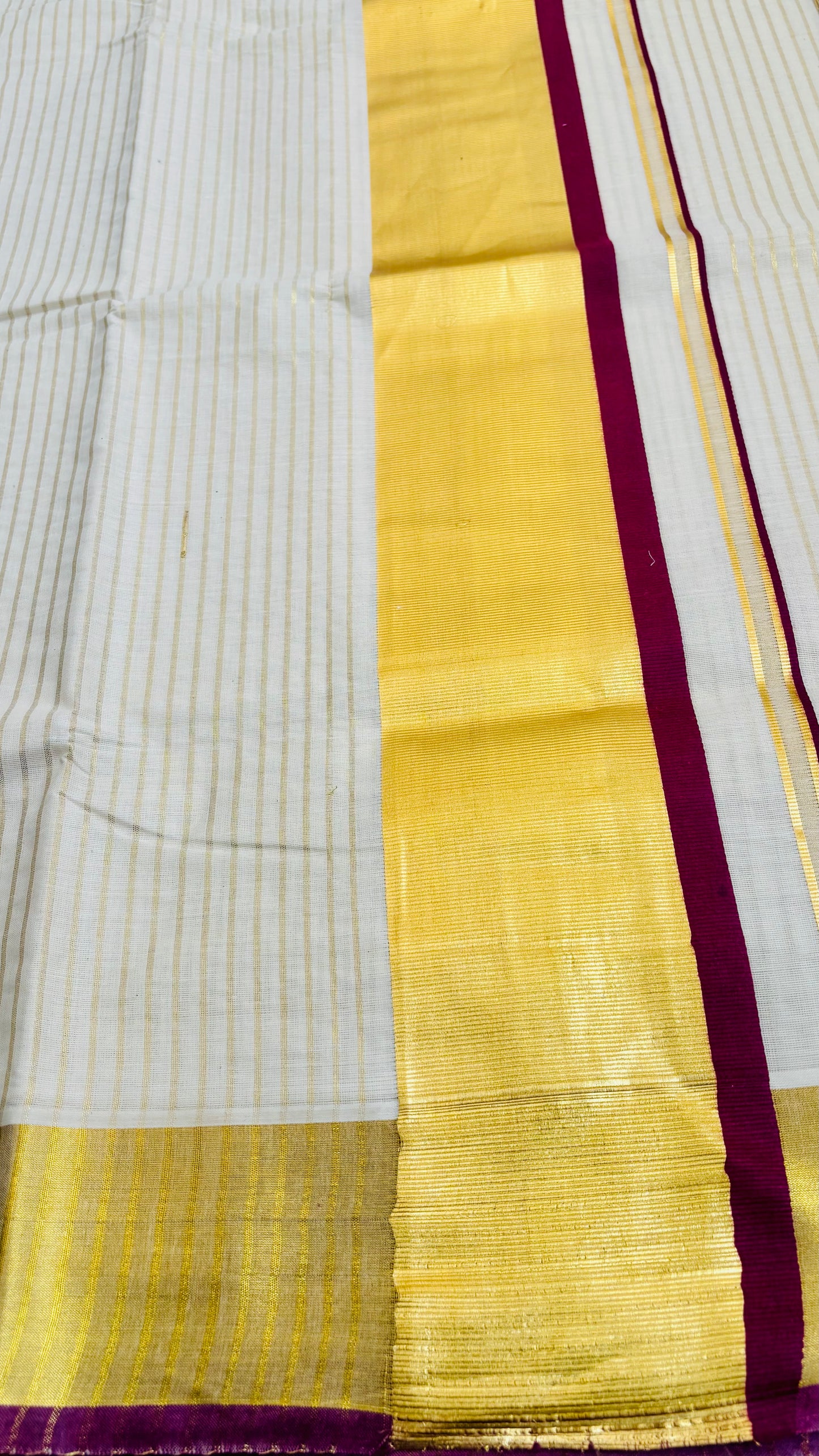 ഇഷ⚜️(saree comes with a matching running blouse)