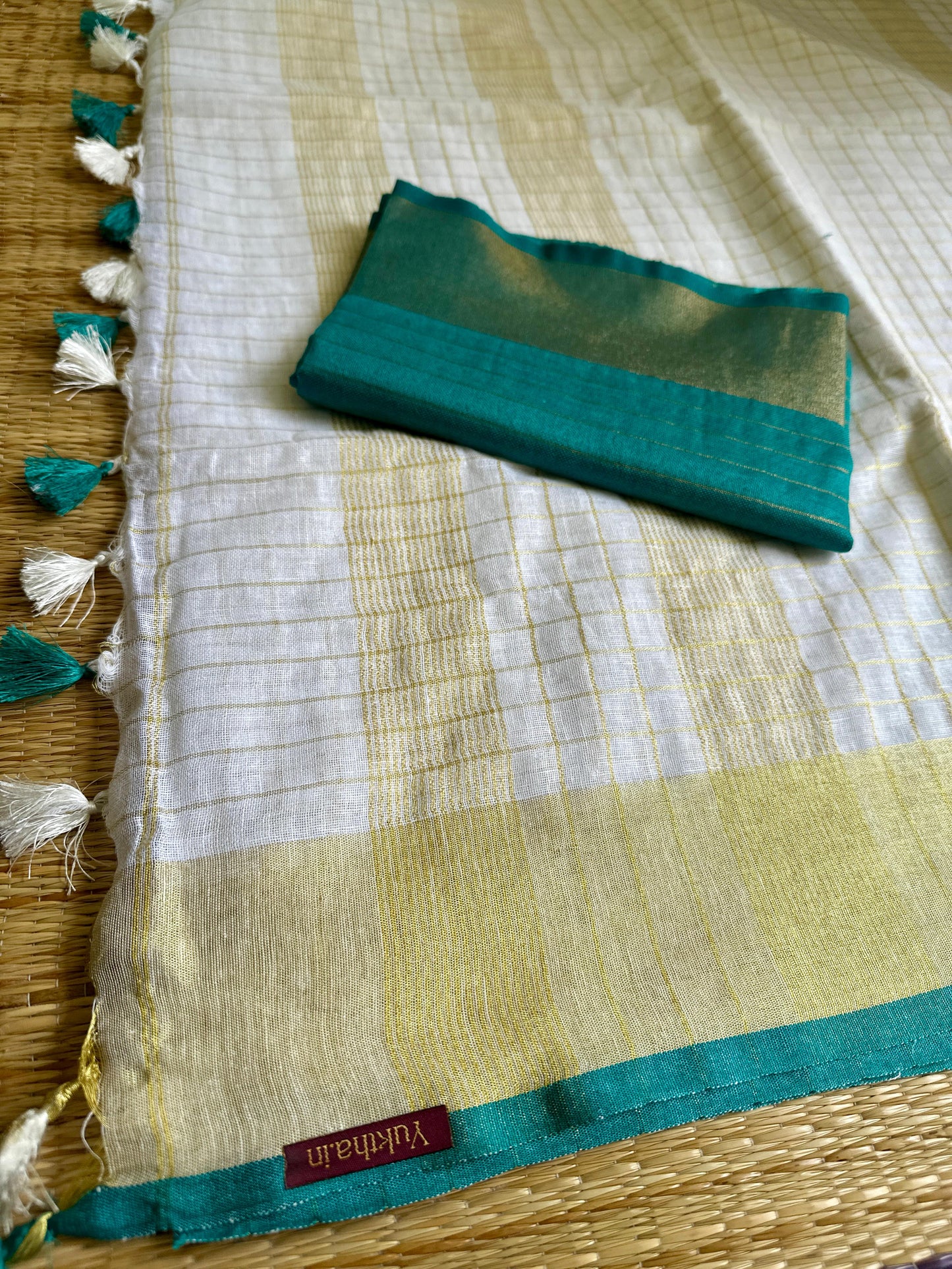 തുമ്പപ്പൂ  🩵(  Teal Blue  Linen Soft Cotton Saree with Matching Blouse piece)