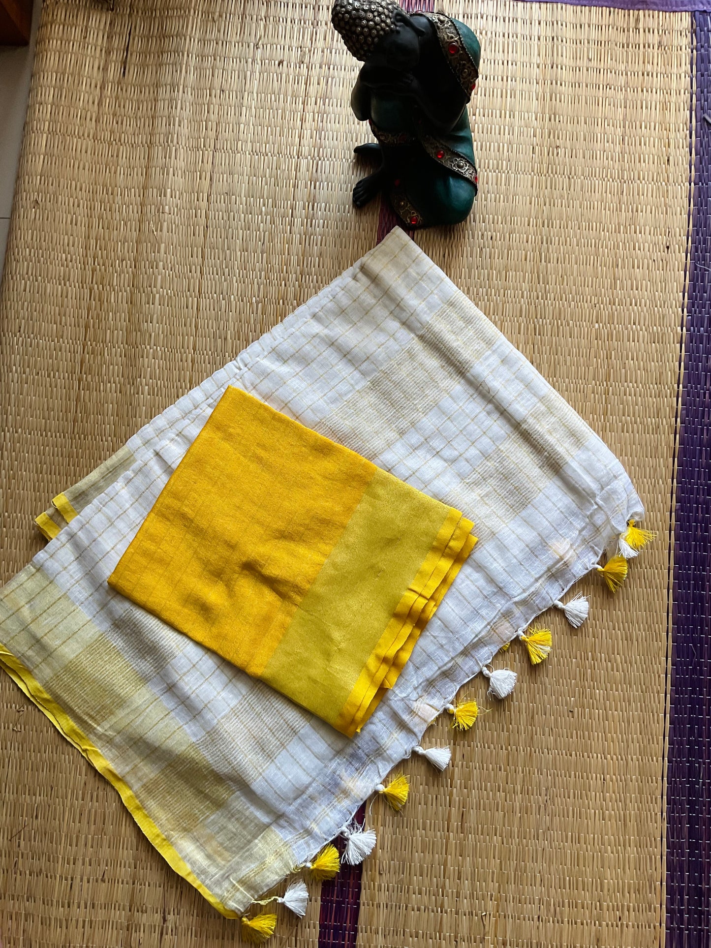 തുമ്പപ്പൂ💛( Yellow  Linen Soft Cotton Saree with Matching Blouse piece)