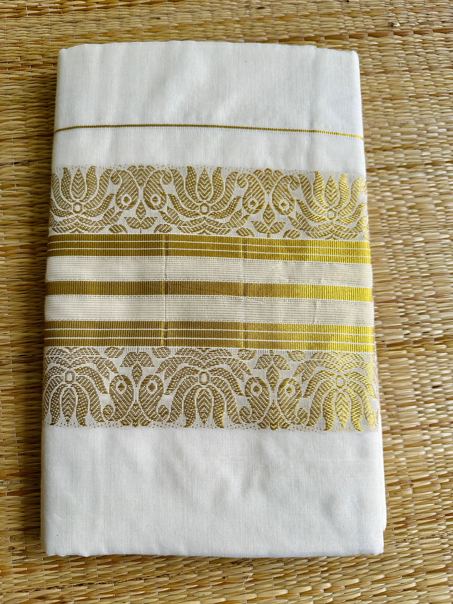 പിച്ചി ⚜️ (Set saree with running blouse)