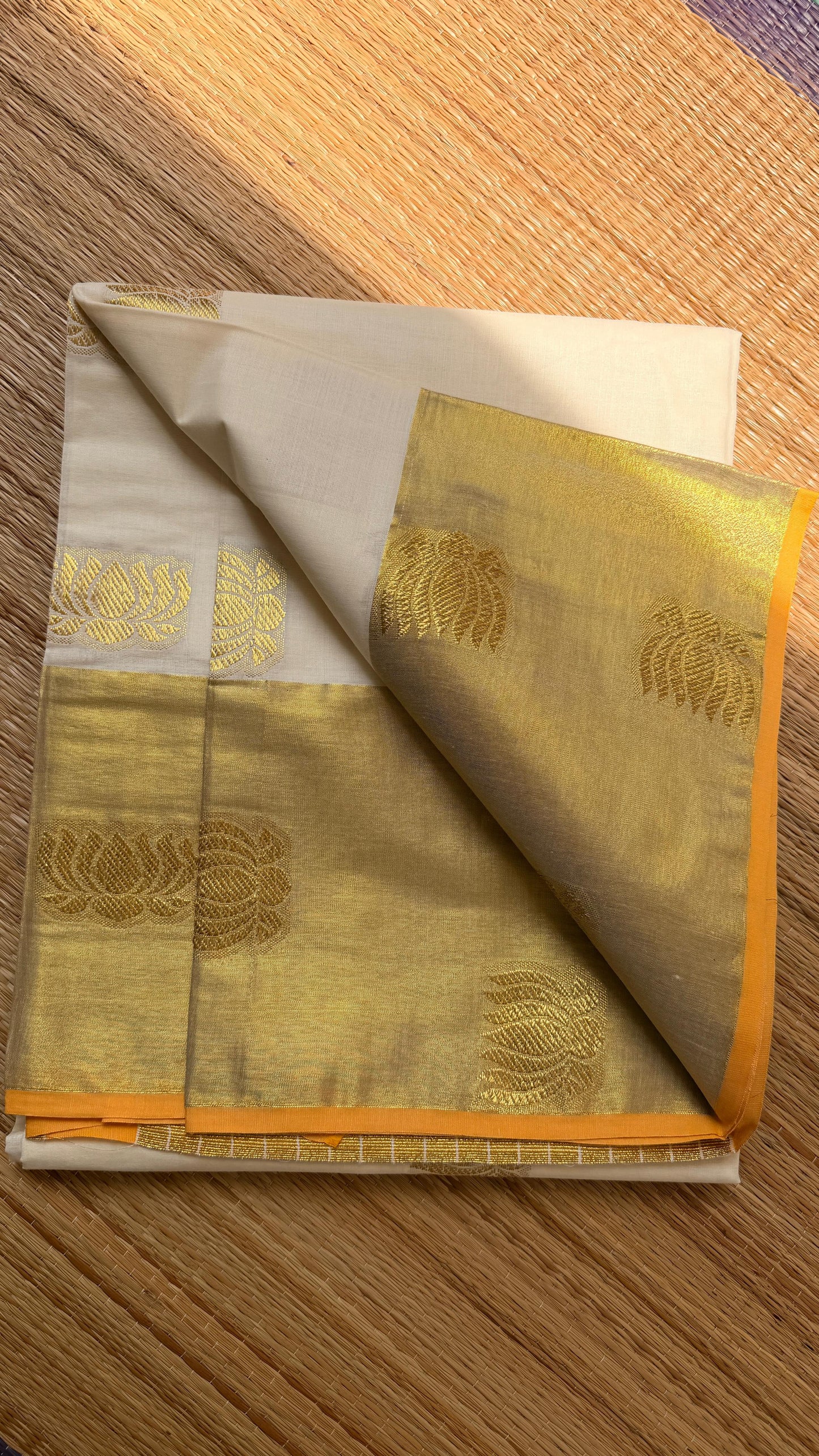 ഭദ്രാ✨(Setsaree with running Blouse piece)