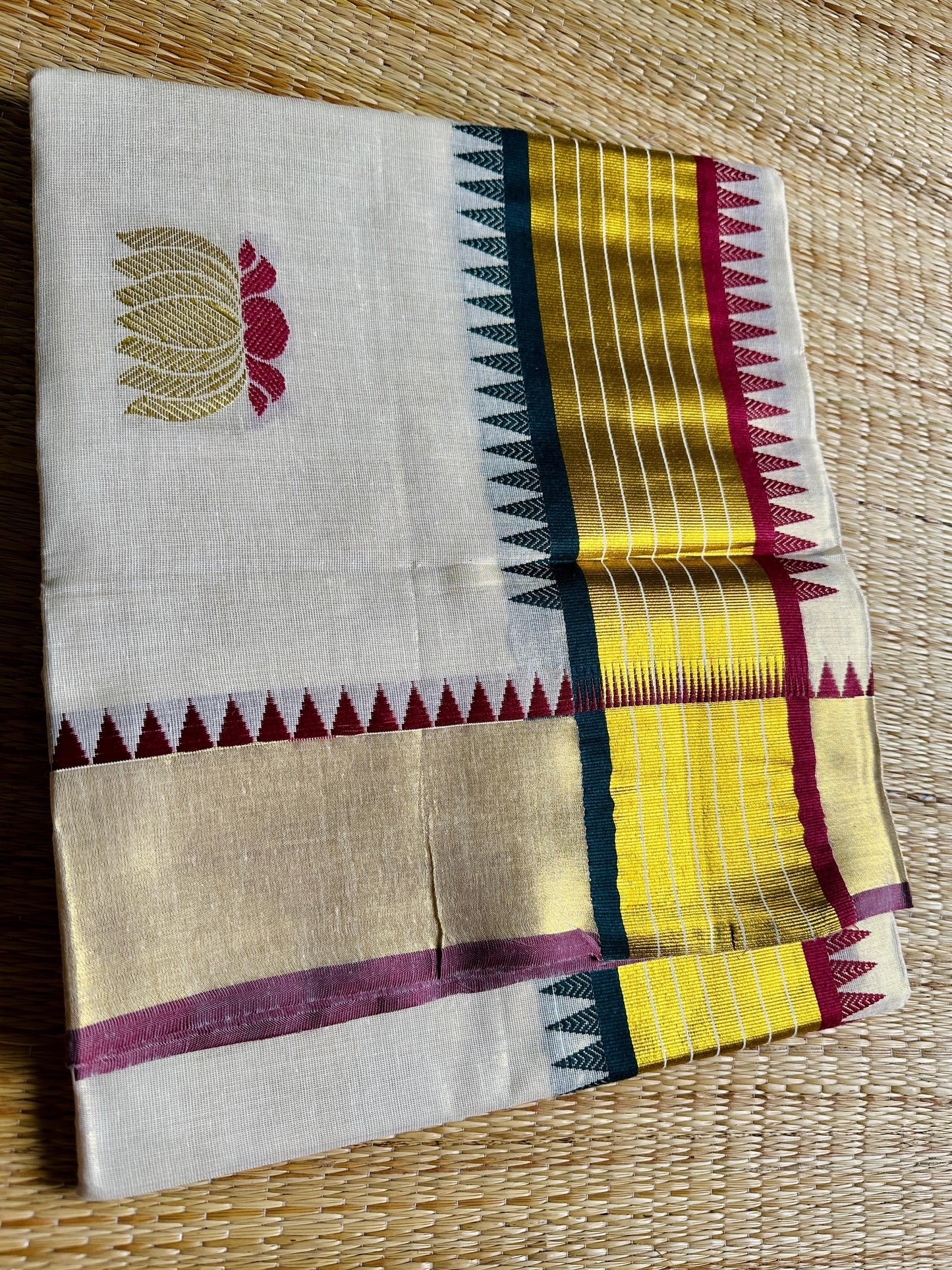 പത്മ 🪷(Tissue Cotton Set Saree with Running Blouse piece)