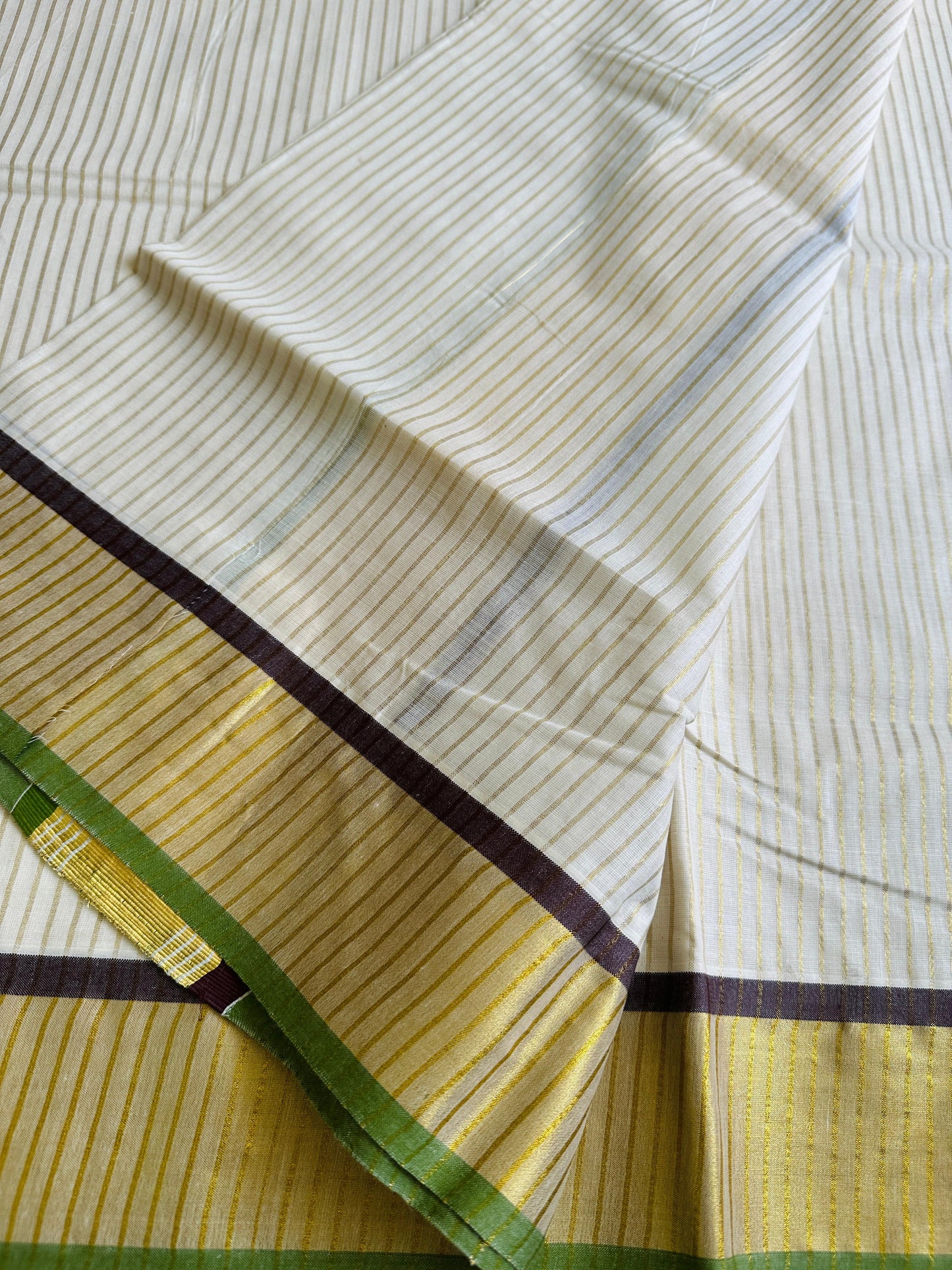 ജാനകി 🖤 (saree comes with a matching running blouse)