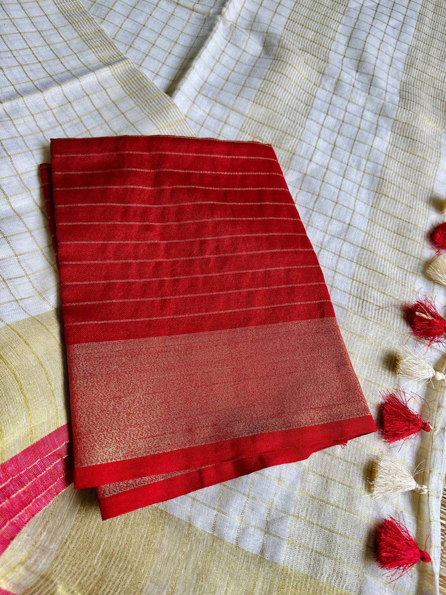 തുമ്പപ്പൂ ❤️ ( Red Linen Soft Cotton Saree with Matching Blouse piece). Prebooking dispatch  Aug 3