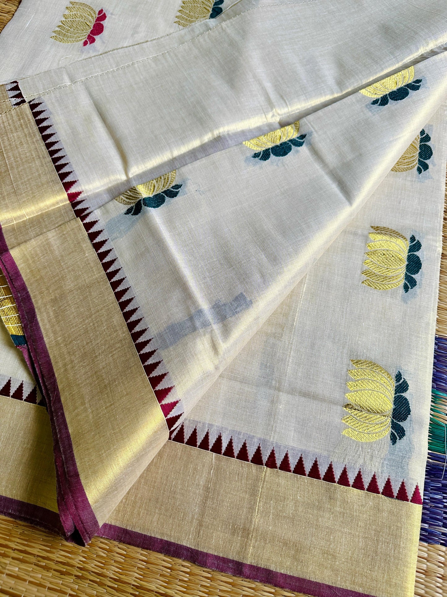 പത്മ 🪷(Tissue Cotton Set Saree with Running Blouse piece)