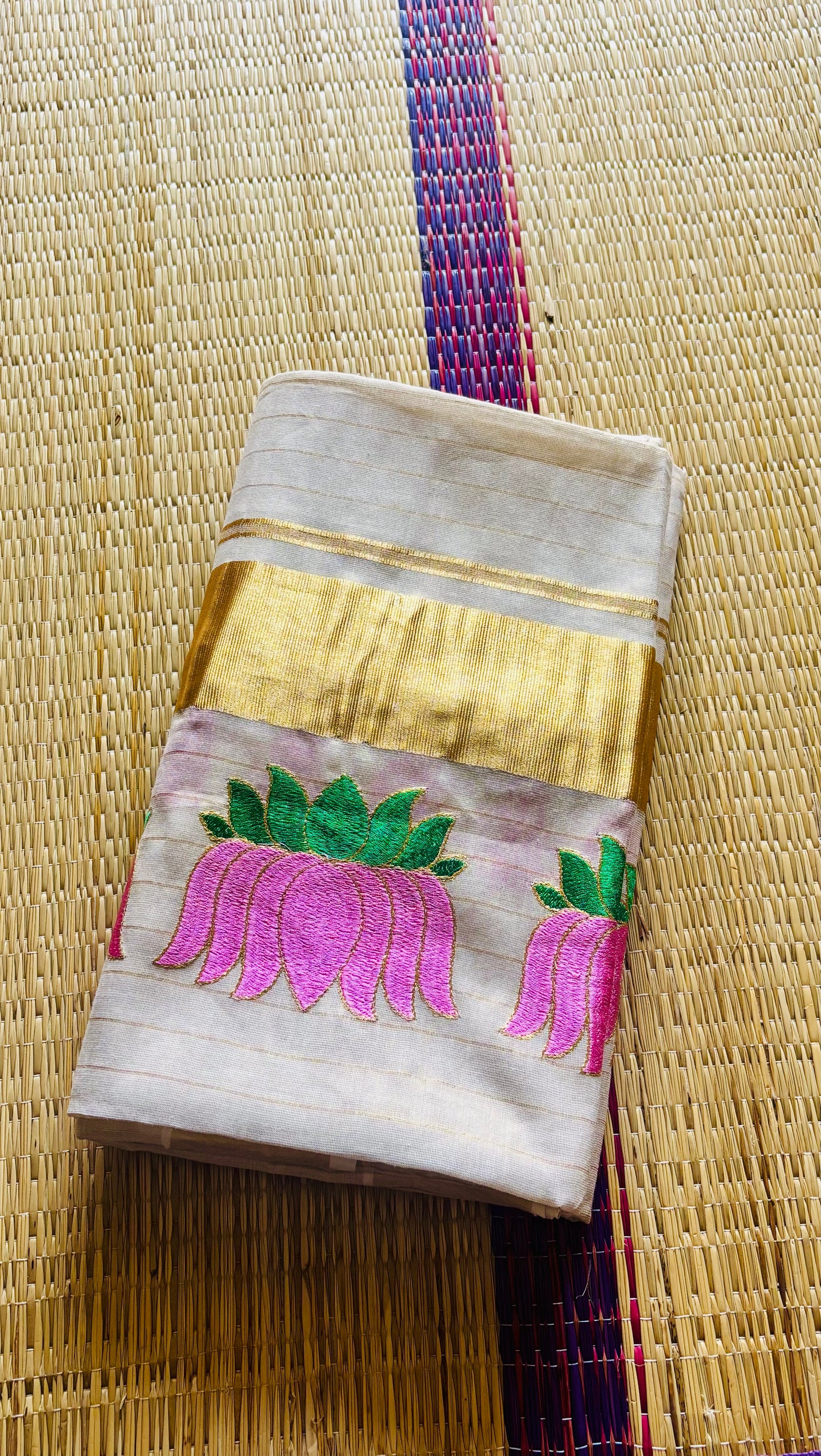 തനിക 🪷 (Tissue set saree with running blouse)