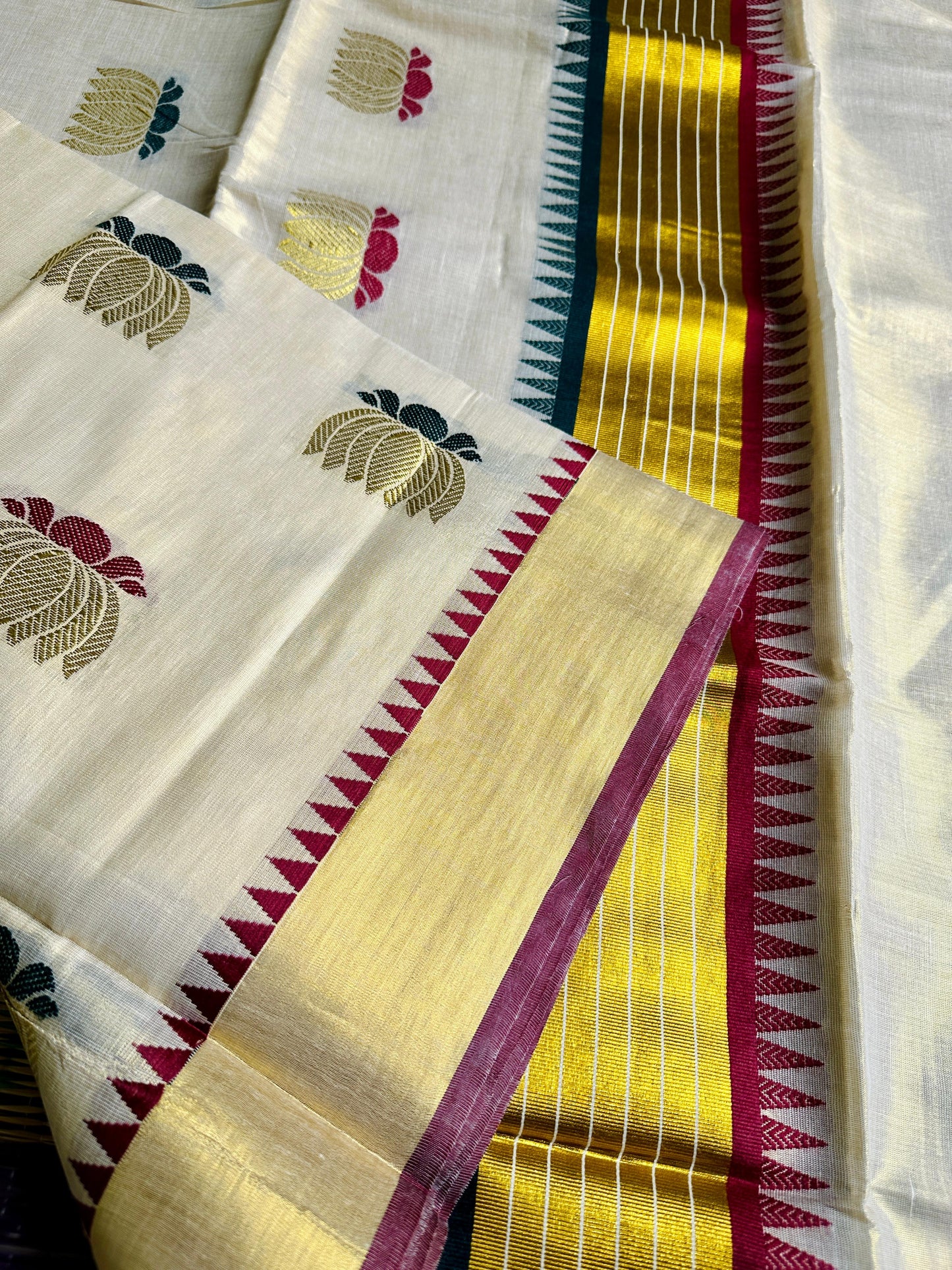 പത്മ 🪷(Tissue Cotton Set Saree with Running Blouse piece)
