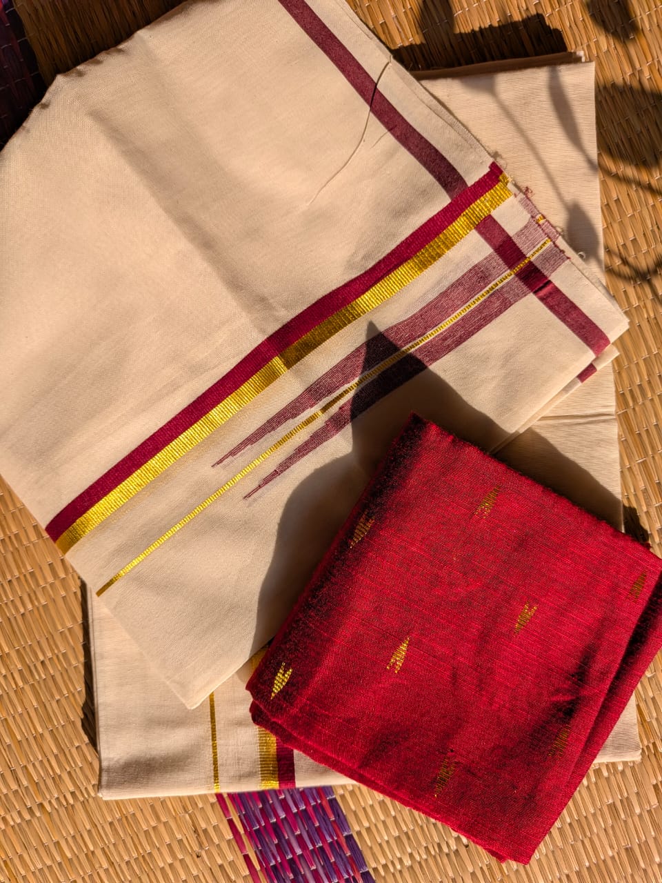 ചുട്ടി കര Maroon ❤️ (Set mund without Blouse piece)