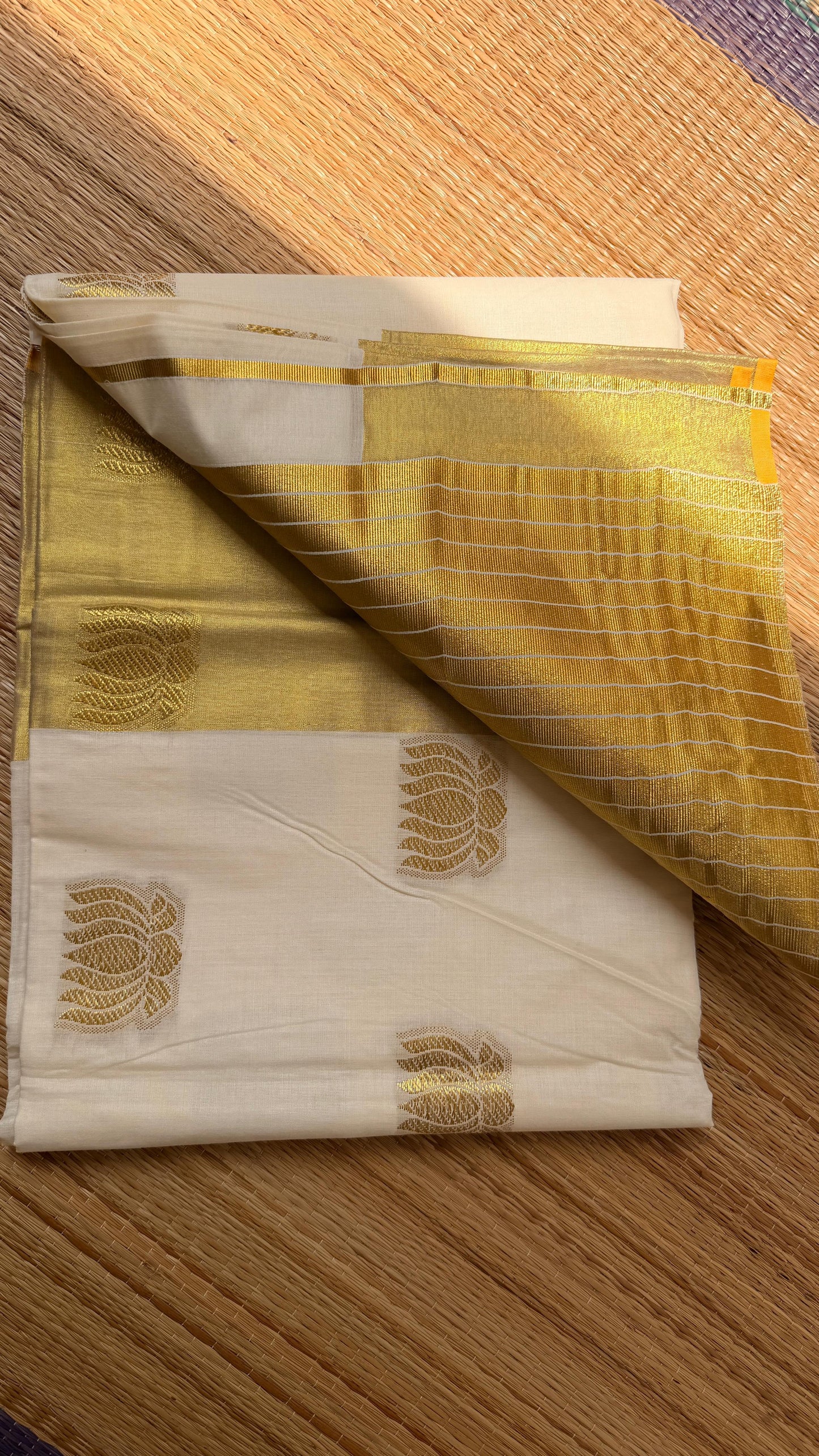 ഭദ്രാ✨(Setsaree with running Blouse piece)