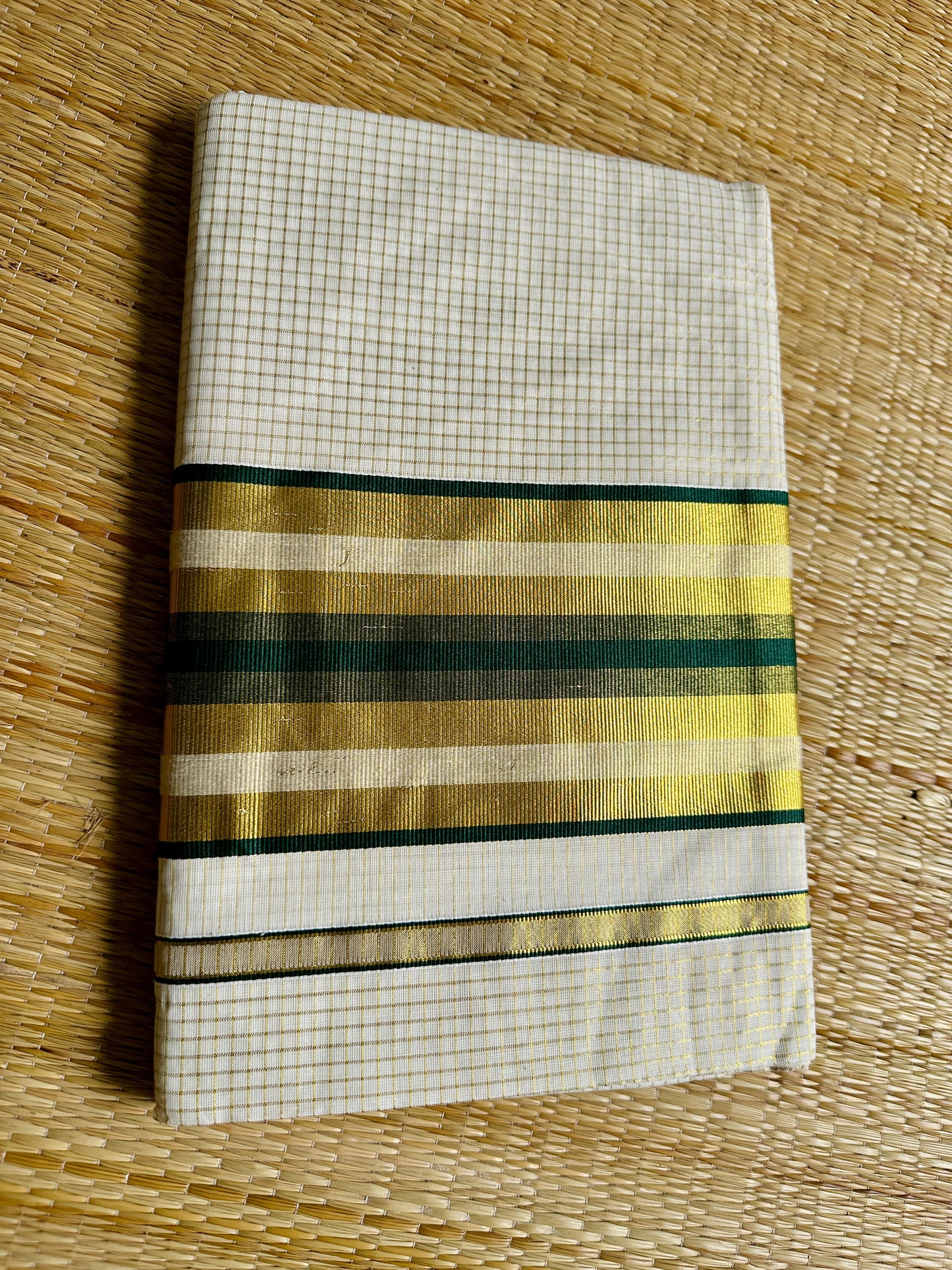 ആവണി💚 (Set saree with running blouse)