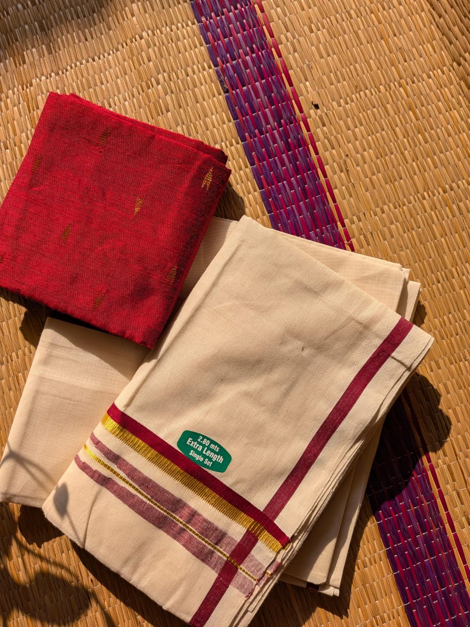 ചുട്ടി കര Maroon ❤️ (Set mund without Blouse piece)